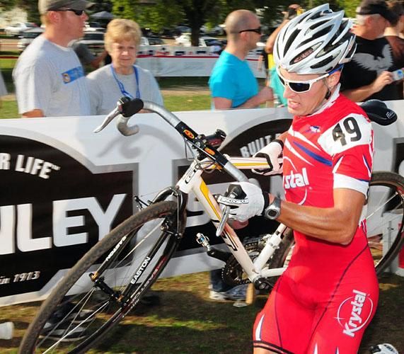 Christian Heule (Rendemthypo Cycling) suffered a lap one mechanical that had him chasing the rest of the race.