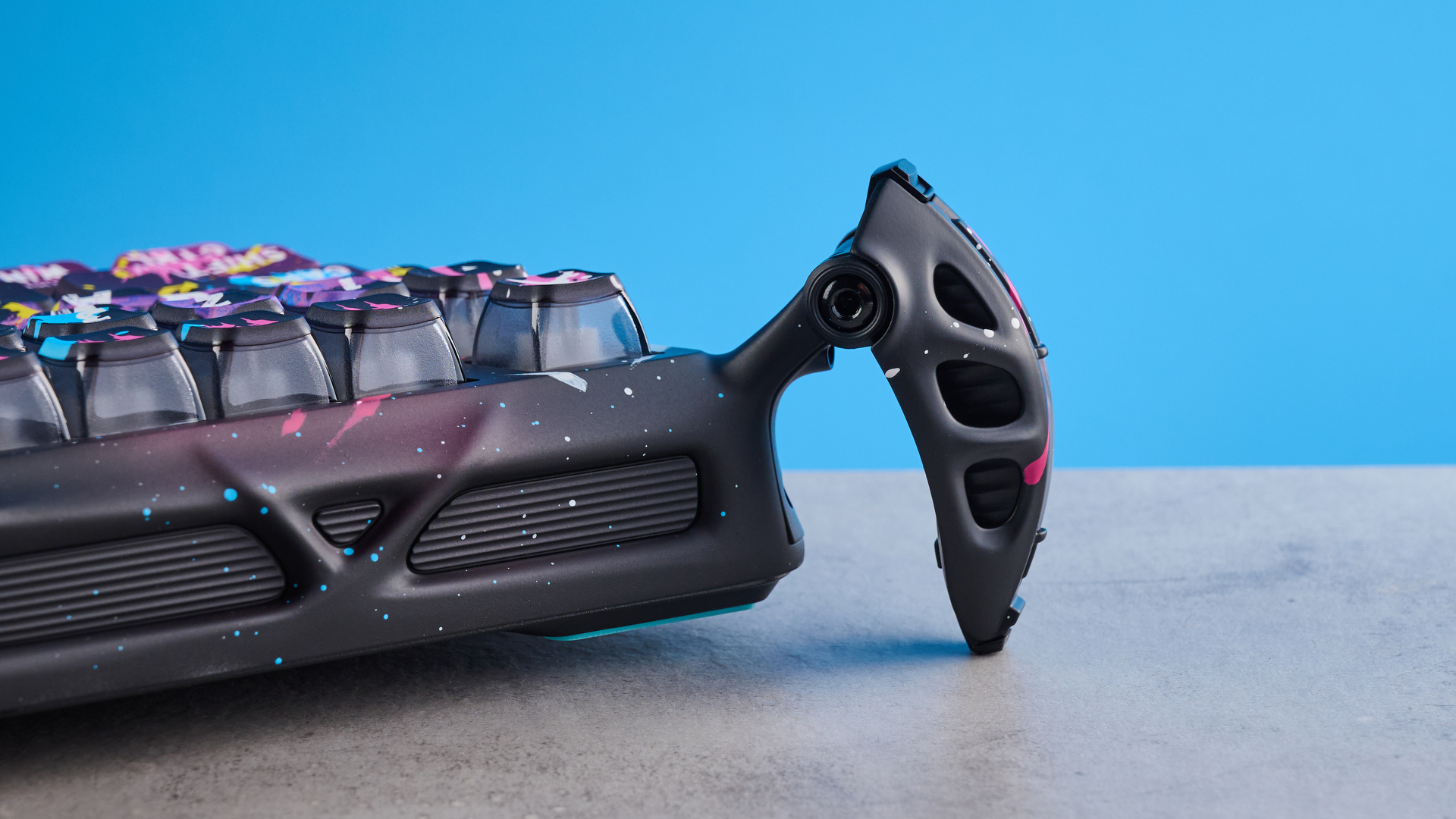 A Neon Graffiti GravaStar Mercury V75 Pro HE Hall Effect keyboard