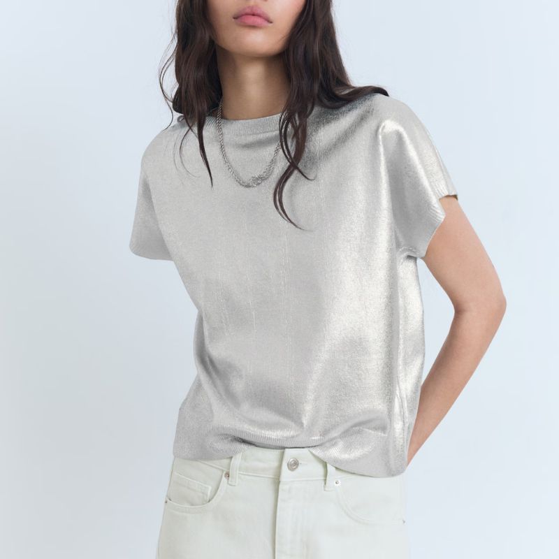 Short-Sleeved Foil Knitted Sweater on model 