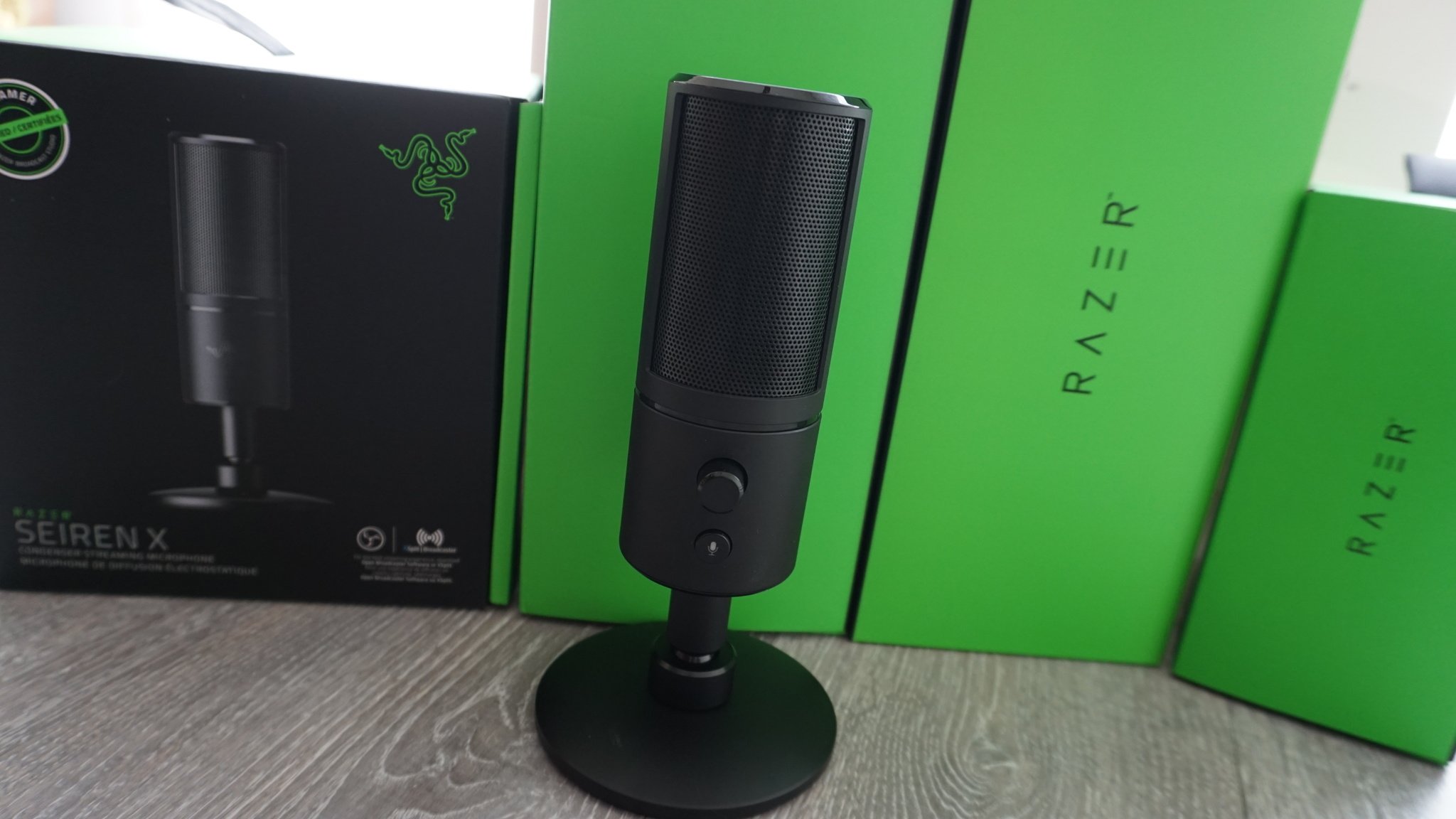 Razer Seiren X microphone review: Doesn't show its age