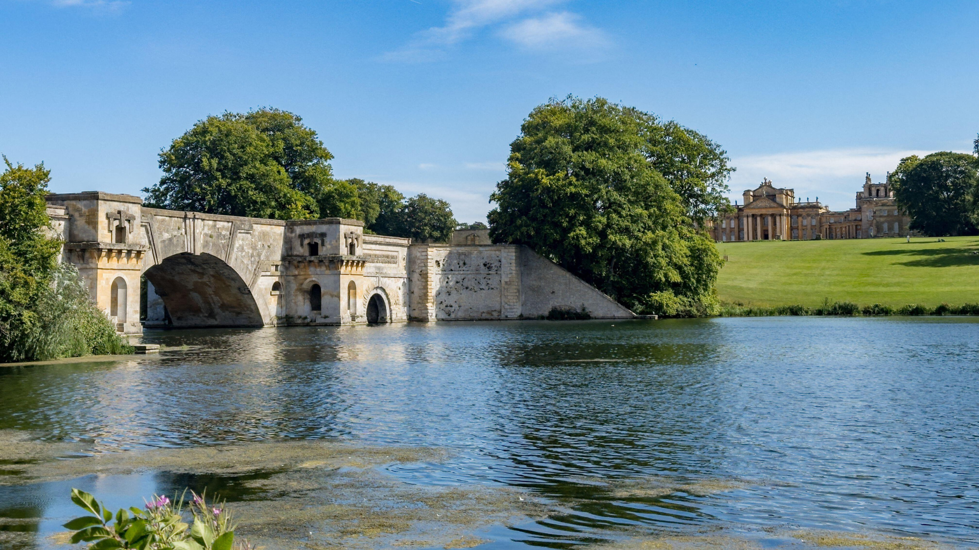 Blenheim Palace grounds