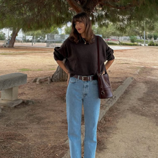 woman wearing jeans with heels outfit 2026