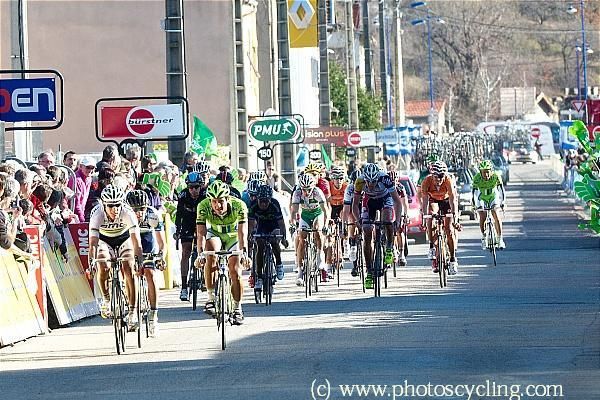 Philippe Gilbert (BMC) was outside the front group again on stage 4
