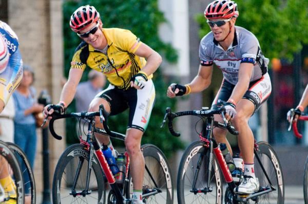 Sulzberger and Cantwell (Fly V Australia) share a joke during a lull in the pace