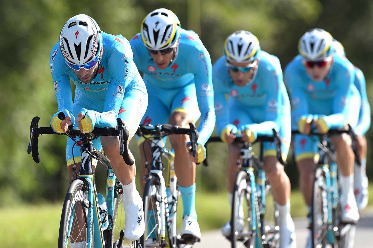 Vincenzo Nibali drives the Astana train to third place