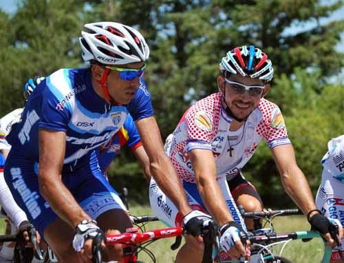 Jose Serpa (Androni-Giocattoli) in the peloton on stage 5 of the Tour de San Luis.