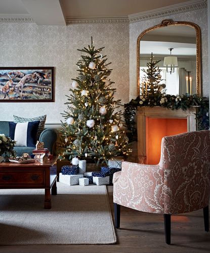 An 18th-century townhouse in the Cotswolds, dressed for Christmas