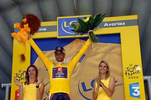 Oscar Pereiro (Caisse d'Epargne) still in yellow&hellip;just