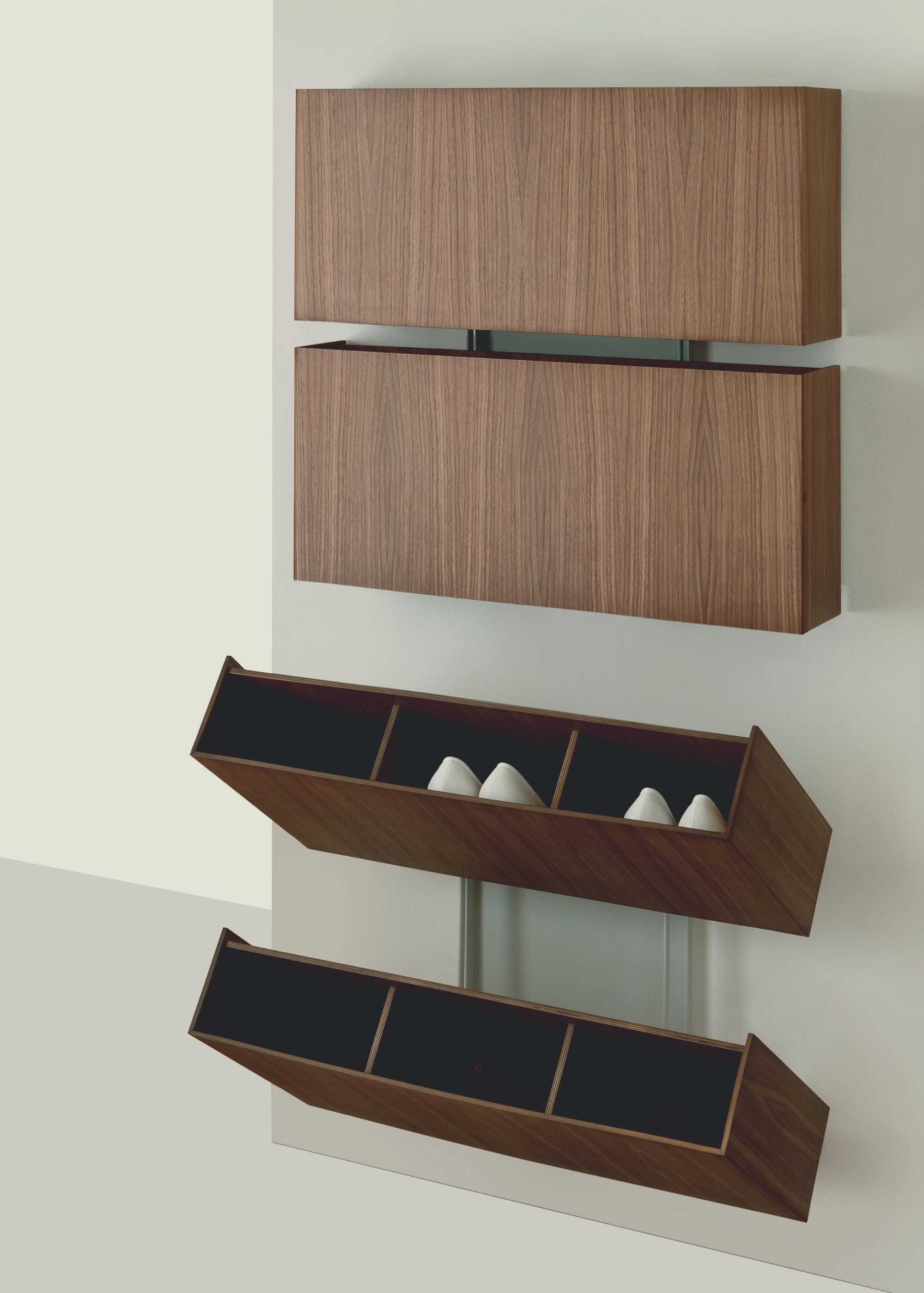 Porada, Pit Stop Shoe Rack