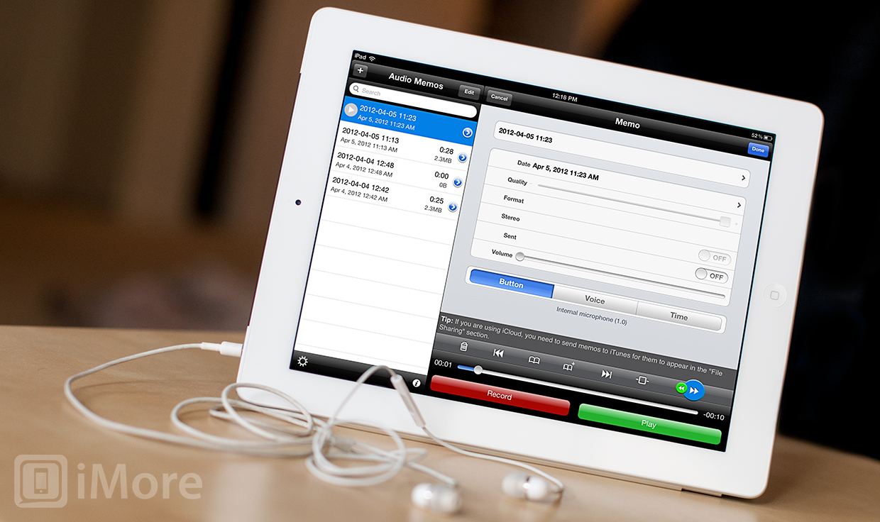 Apple voice. IPAD Recorder Audio. Apps for recording PC. Smartphone using Voice Command Recorder and holding book.