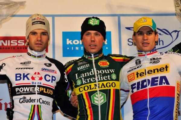 Sven Nys (Landbouwkrediet-Colnago) tops the podium at Loenhout for the fifth time in his career.