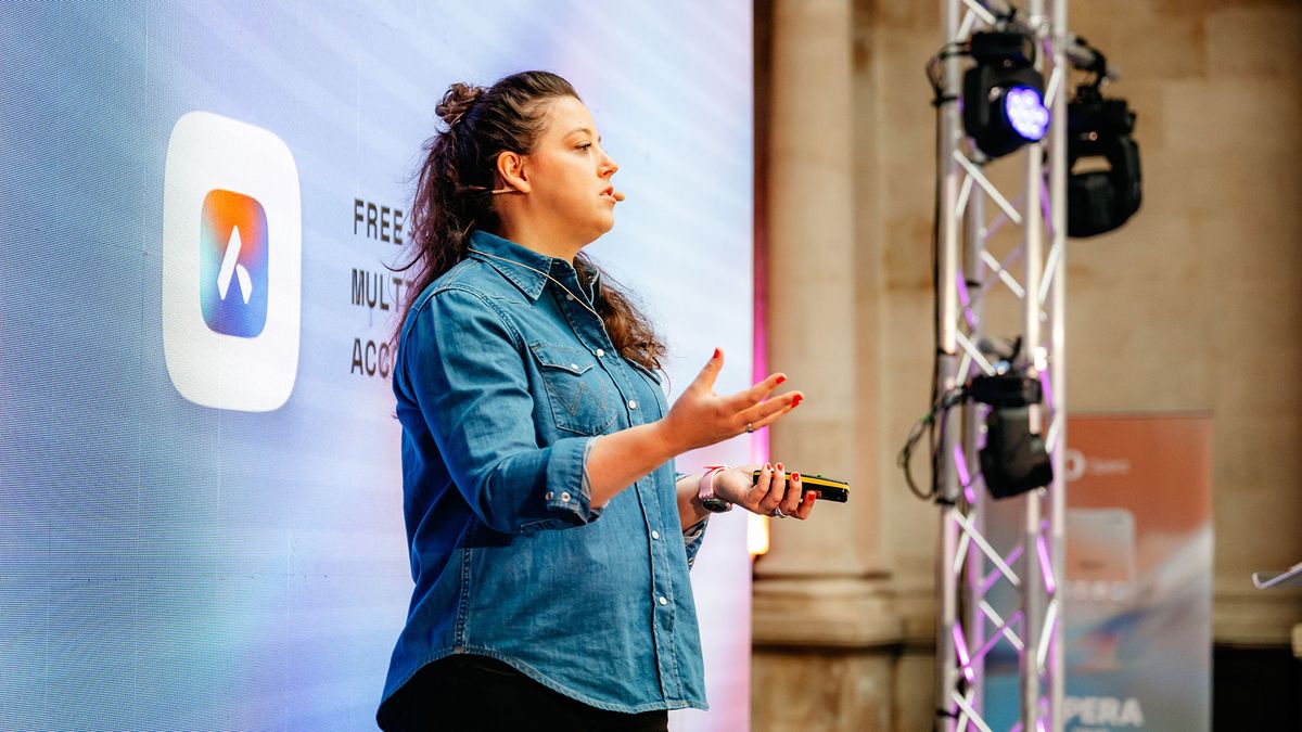 A photo of Joanna Czajka, Product Director at Opera and Lead of the Opera Desktop Browser, talking on stage during the Opera Browser Days held in Bristol on September 27, 2024.