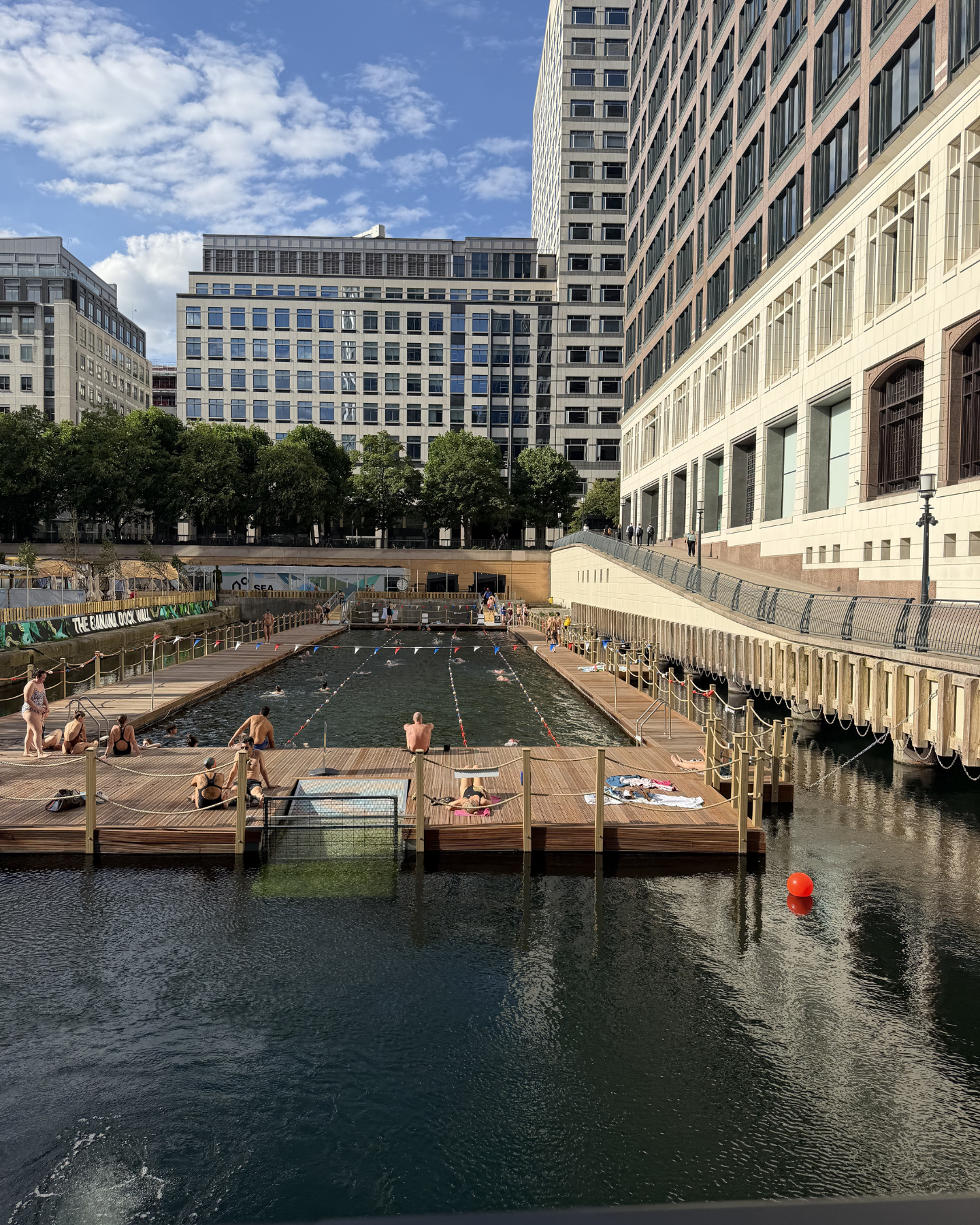 Sea Lane Canary Wharf
