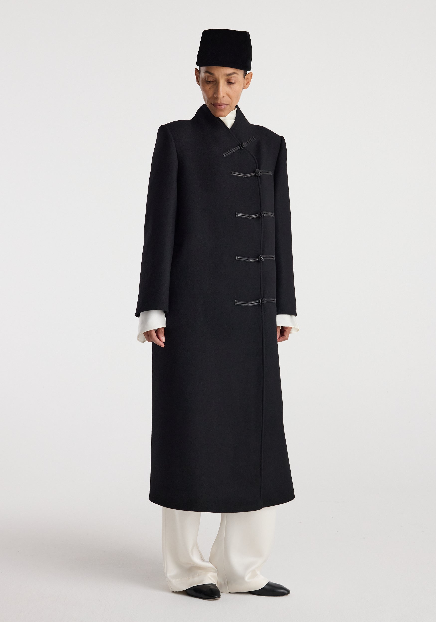 Pankou Closure Wool Coat | Black