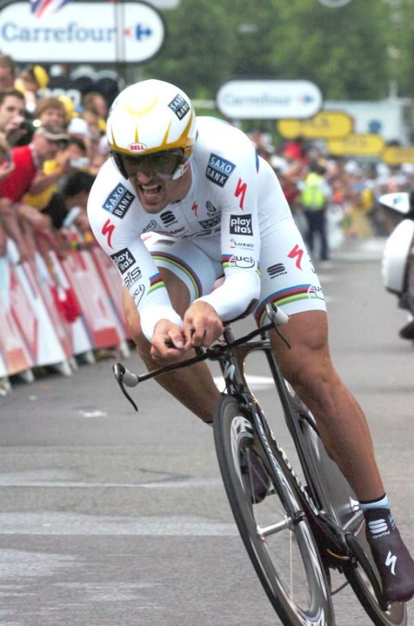 Fabian Cancellara (Saxo Bank) takes a corner