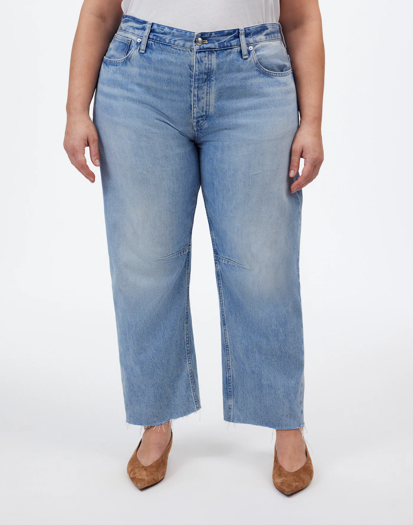 Madewell, The Plus Darted Barrel-Leg Jean in Edmonson Wash: Raw Hem Edition