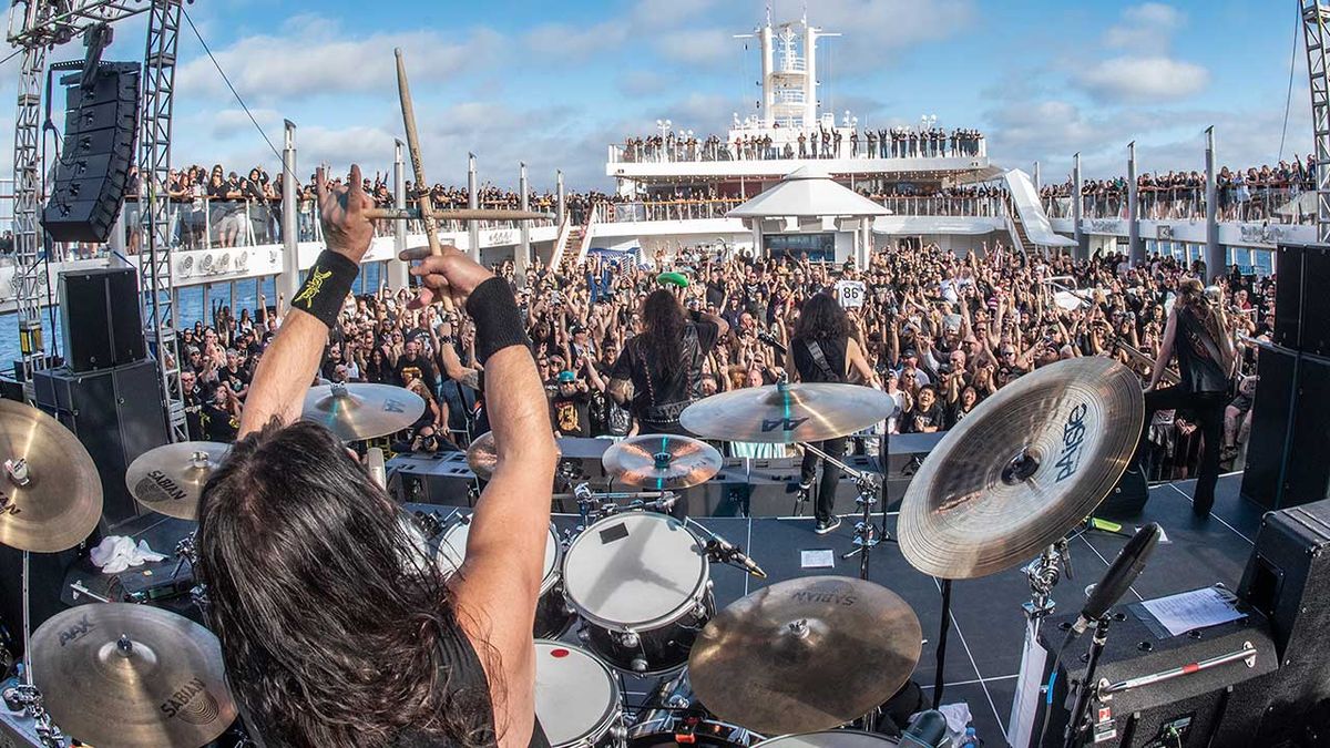 Testament on the Megacruise