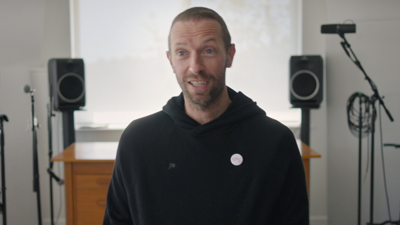 Chris Martin being interviewed in Music Box: Counting Crows: Have You Seen Me Lately