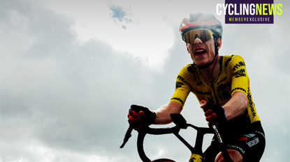 Jonas Vingegaard takes victory on Blockhaus at the Giro d'Italia