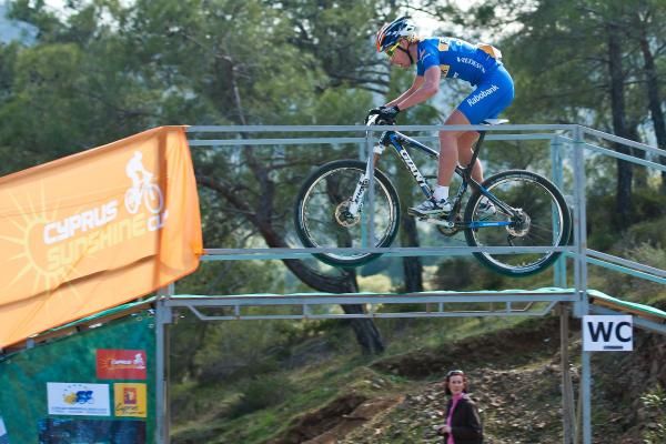 Emil Lindgren flies to a stage win