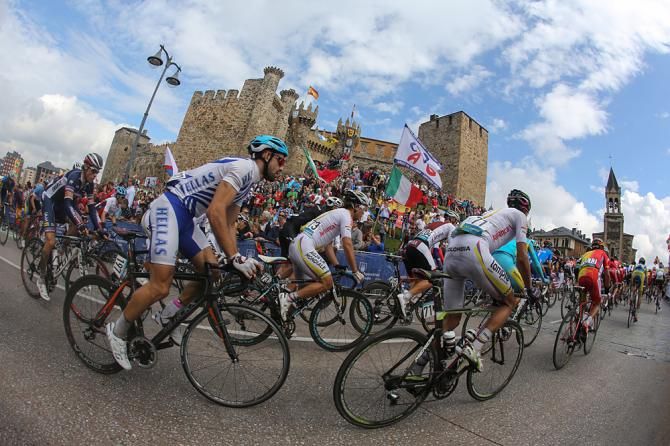 The peloton at the World Championships in Ponferrada