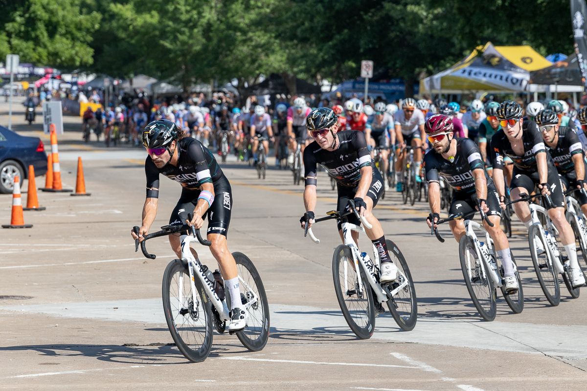 L39ION of Los Angeles, lead here by Sam Boardman, Hunter Grove, and Alec Cohen, took control of the front early in an effort to keep control of the race and Ty Magner's lead in the omnium competition.