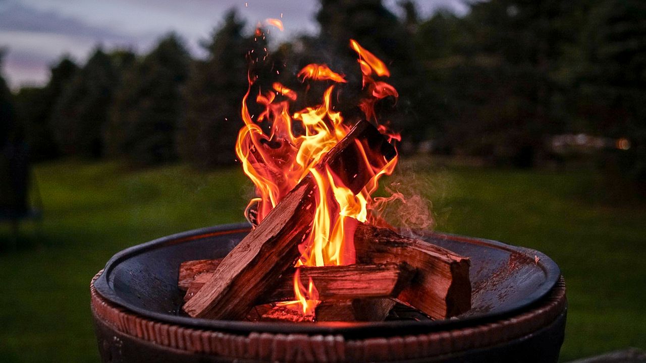 Backyard fire pit 