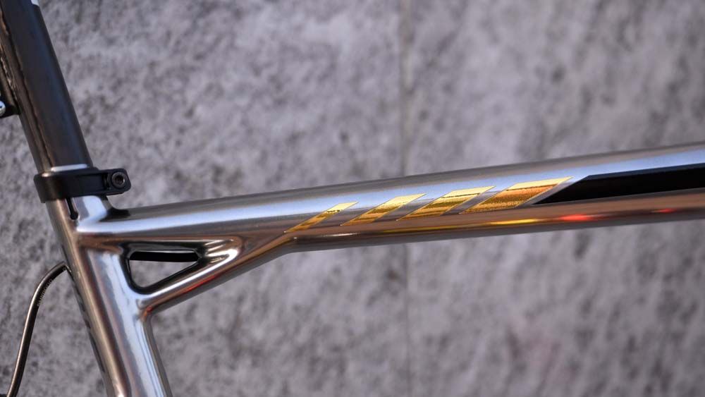 Just enough gold to decorate the top tube