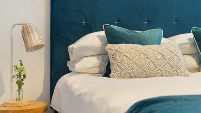 What the difference between a bedstead and a divan?