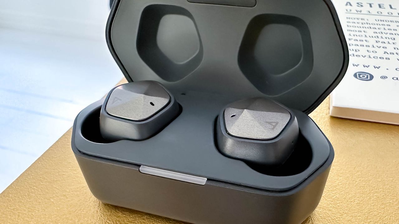 Astell&amp;Kern UW100 MK II hands-on shots