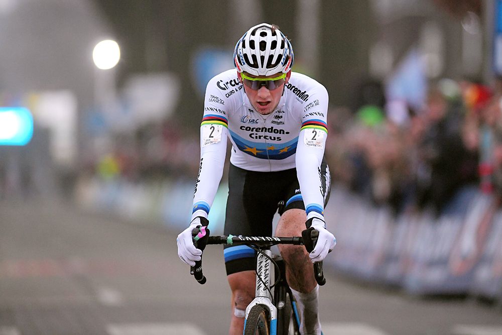 Mathieu van der Poel wins 2018 Azencross