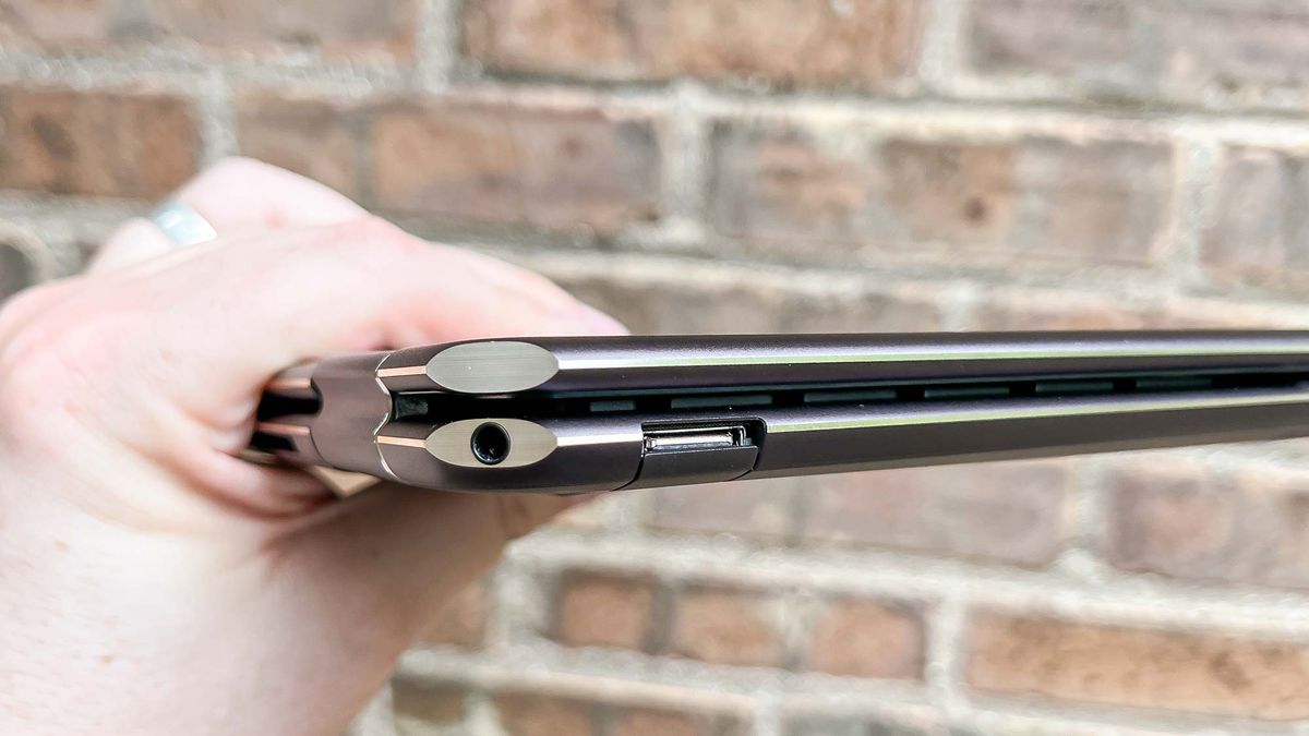 HP Spectre x360 ports
