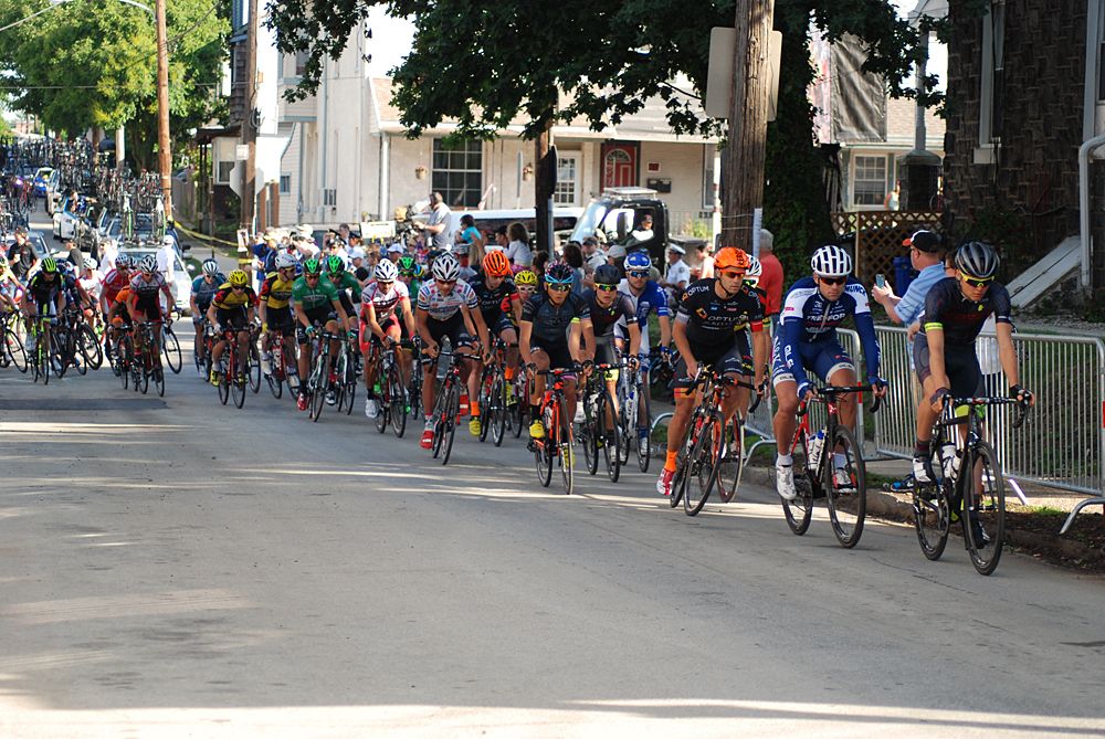 The peloton on the Manayunk Wall