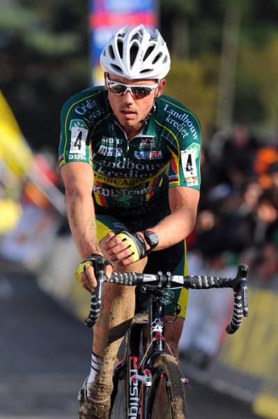 Sven Nys (Landbouwkrediet) had an untimely flat tire and couldn't close the gap to Pauwels