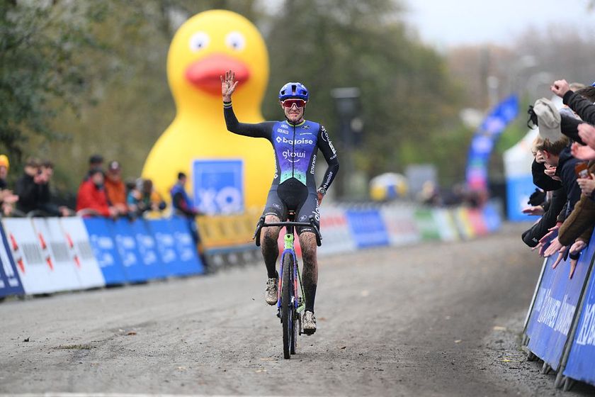 Dutch Lucinda Brand celebrates as she crosses the finish line to win the Flandriencross, round three of the 2025/26 X2O Badkamers Trofee in Hamme, Belgium, on Sunday 16 November 2025 in Ismaning, Germany.PHOTO BENOIT DOPPAGNE (Photo by BENOIT DOPPAGNE / BELGA MAG / Belga via AFP) (Photo by BENOIT DOPPAGNE/BELGA MAG/AFP via Getty Images)