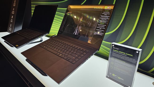 Razer updates Blade 16 gaming laptop with flagship RTX 5090 and Ryzen 9 ...