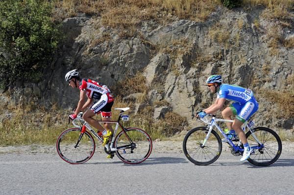 Gabor Kasa (Manisaspor Cycling Team) and Timon Seubert (Team Netapp) on the attack.