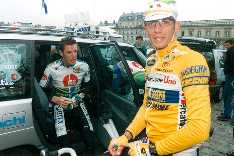 Paolo Fornaciari and a young Mario Cipollini sits in the team car
