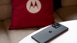 Is Motorola dead? How can it compete against Apple or Samsung?