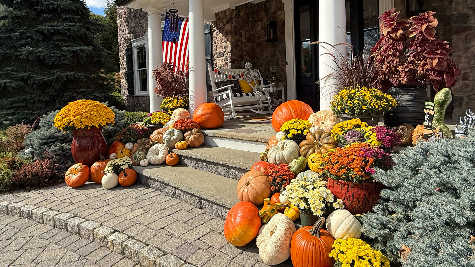 fall decor ideas - porch with pumpkins