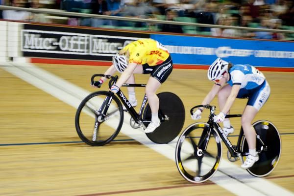 Emily kay in the girls scratch race