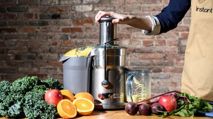Best centrifugal juicer: Breville Juice Fountain Compact BJE200XL