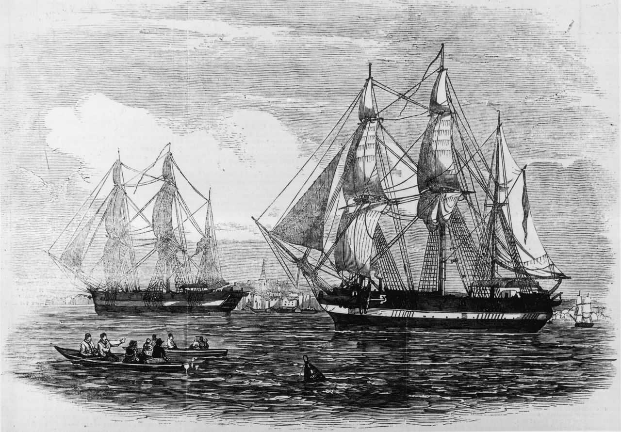 Ships HMS Erebus and HMS Terror.