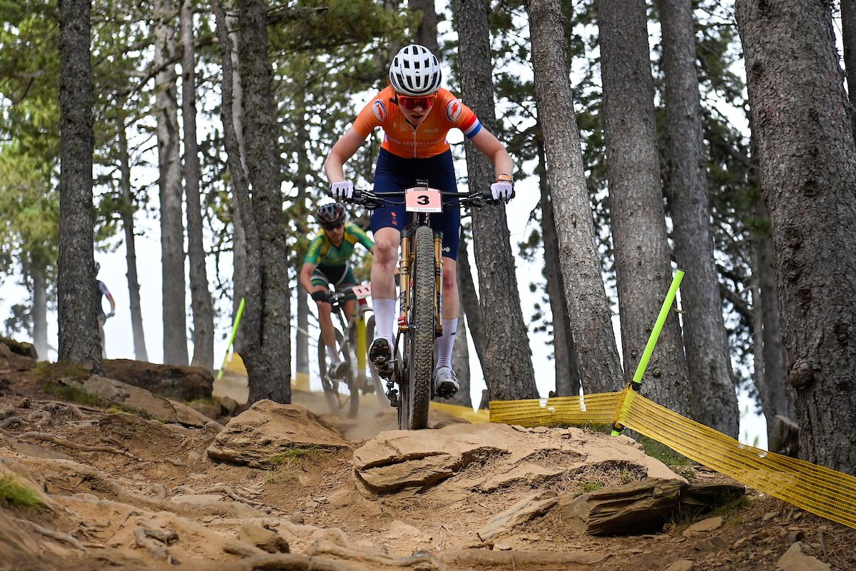 Picture by Will Palmer/SWpix.com - 01/09/2024 - Cycling - 2024 UCI Mountain Bike World Championships - Pal Arinsal, Arinsal, Andorra - Women Elite &amp; Women Under 23 Cross-country Olympic Final - Puck Pieterse (Netherlands)