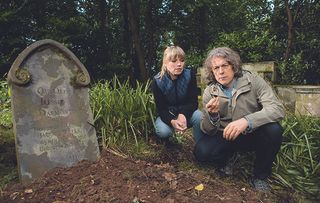 Jonathan and Polly return with a spooky Christmas mystery. Settle in for a proper treat – we’re finally getting another episode of this superbly bamboozling series starring Alan Davies.