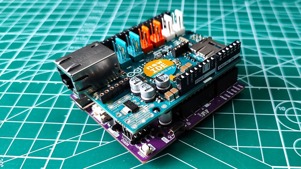 Cytron Maker Uno RP2040