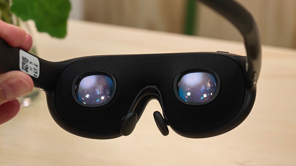 A hands-on look at Meta VR Glasses