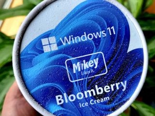 Windows 11 Bloomberry Ice Cream
