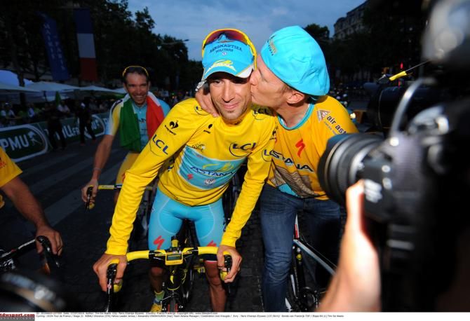 Team boss Alexander Vinokourov gives Nibali a kiss