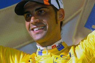 Pereiro in the maillot jaune at the 2006 TdF